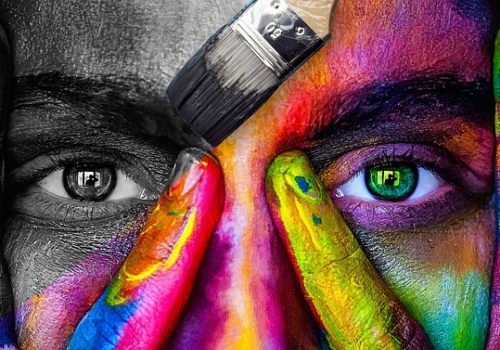 A Postcolonial Portrait of Migrants as Vulnerable and Resistant